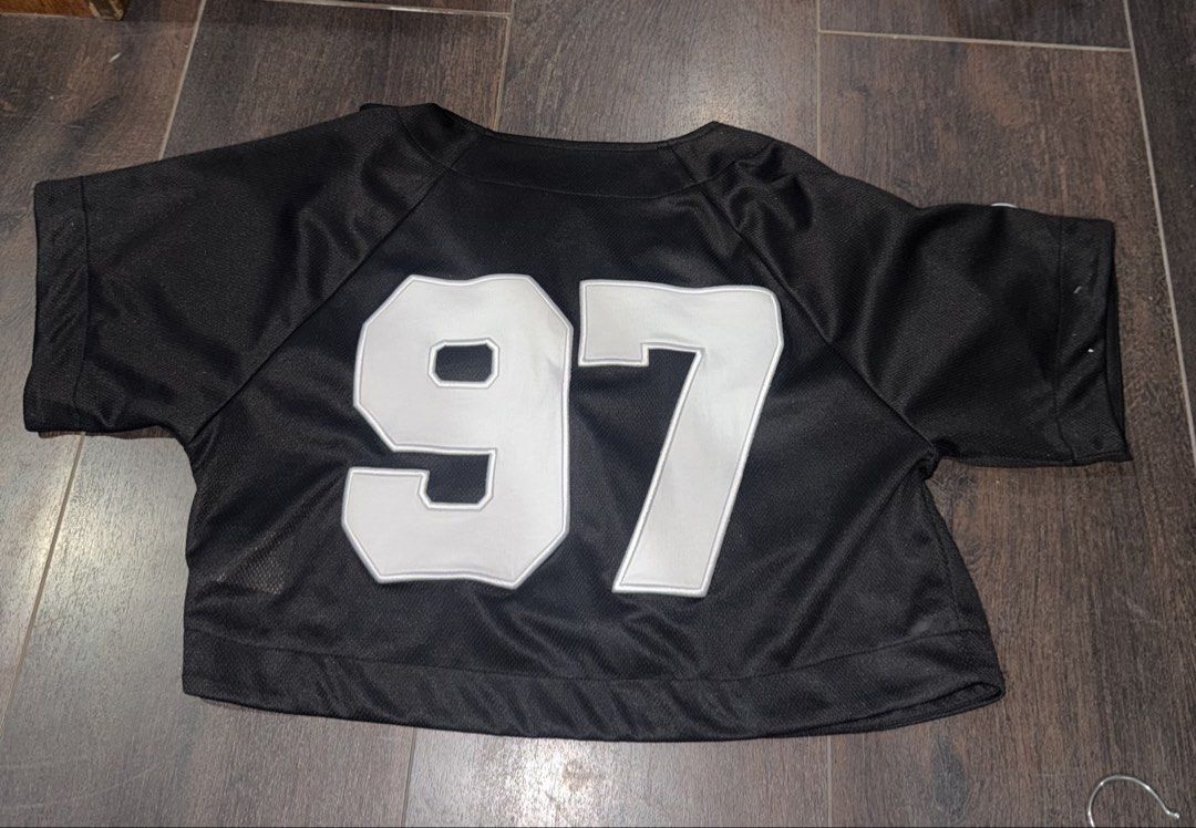 Black Cropped Polo (Category: Others Tops) located in Manila. Submitted by misty186 (Listing ID 1467471171, Image 2). Description: S-M.