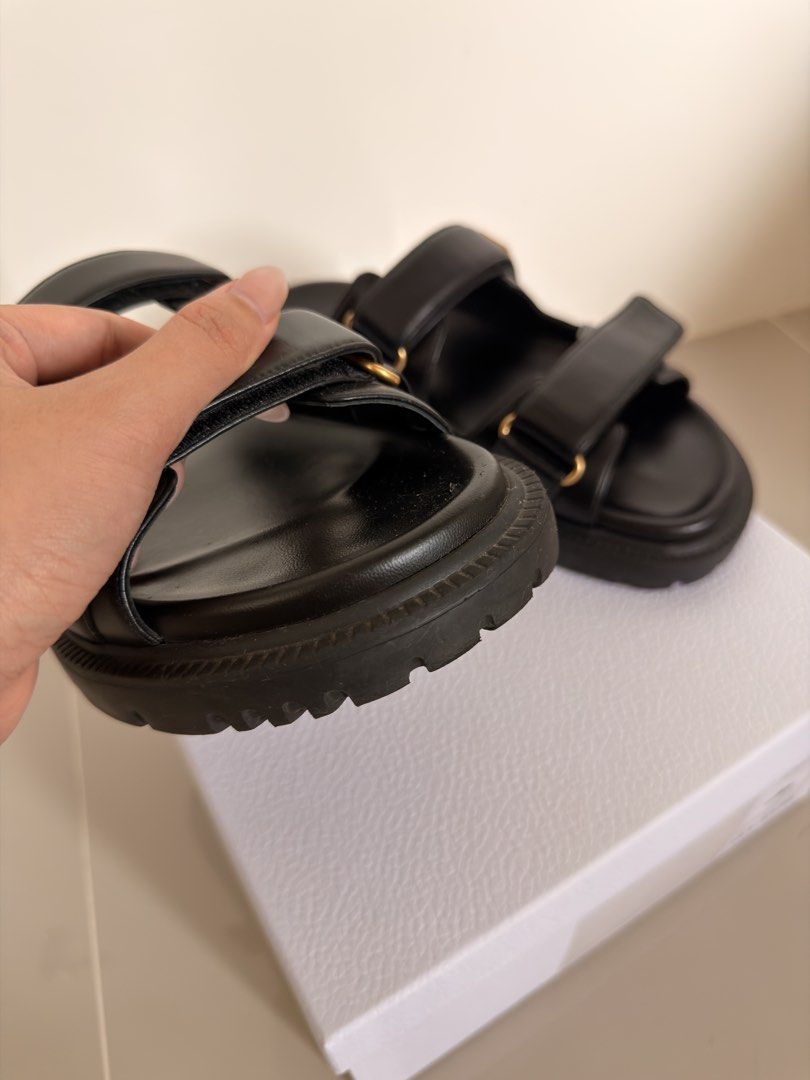 Black Dioract size 39 (Category: Sneakers & Footwear) located in Naga. Submitted by byjanini_ (Listing ID 1467397657, Image 3). Description: - Condition: Like new, bought recently and kept in storage - Inclusions: Original white box, branded ribbon, .