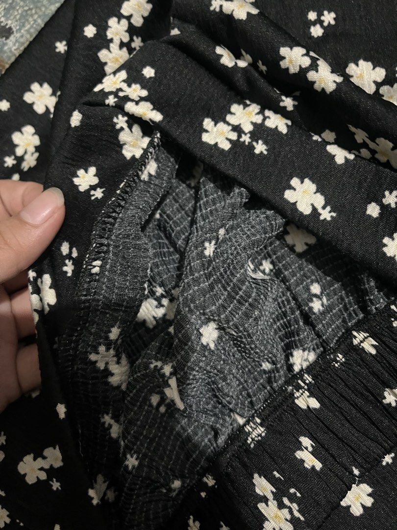 Black Floral Skirt (Category: Skirts) located in Manila. Submitted by rhiangastadora (Listing ID 1467498638, Image 3). Description: -Fits small to large (garterized ang waist).
