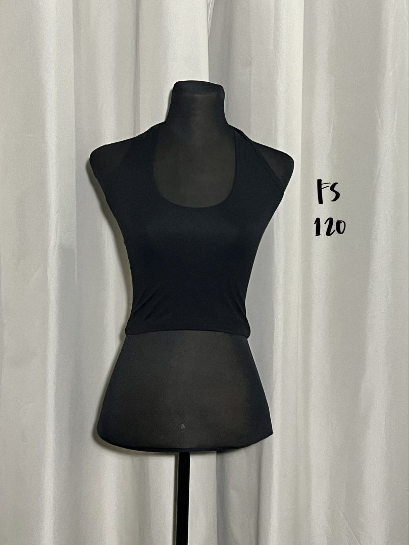 Black halter neck crop top (Category: Sleeveless) located in Las Pinas. Submitted by jilanah (Listing ID 1467572879, Image 1). Description: .