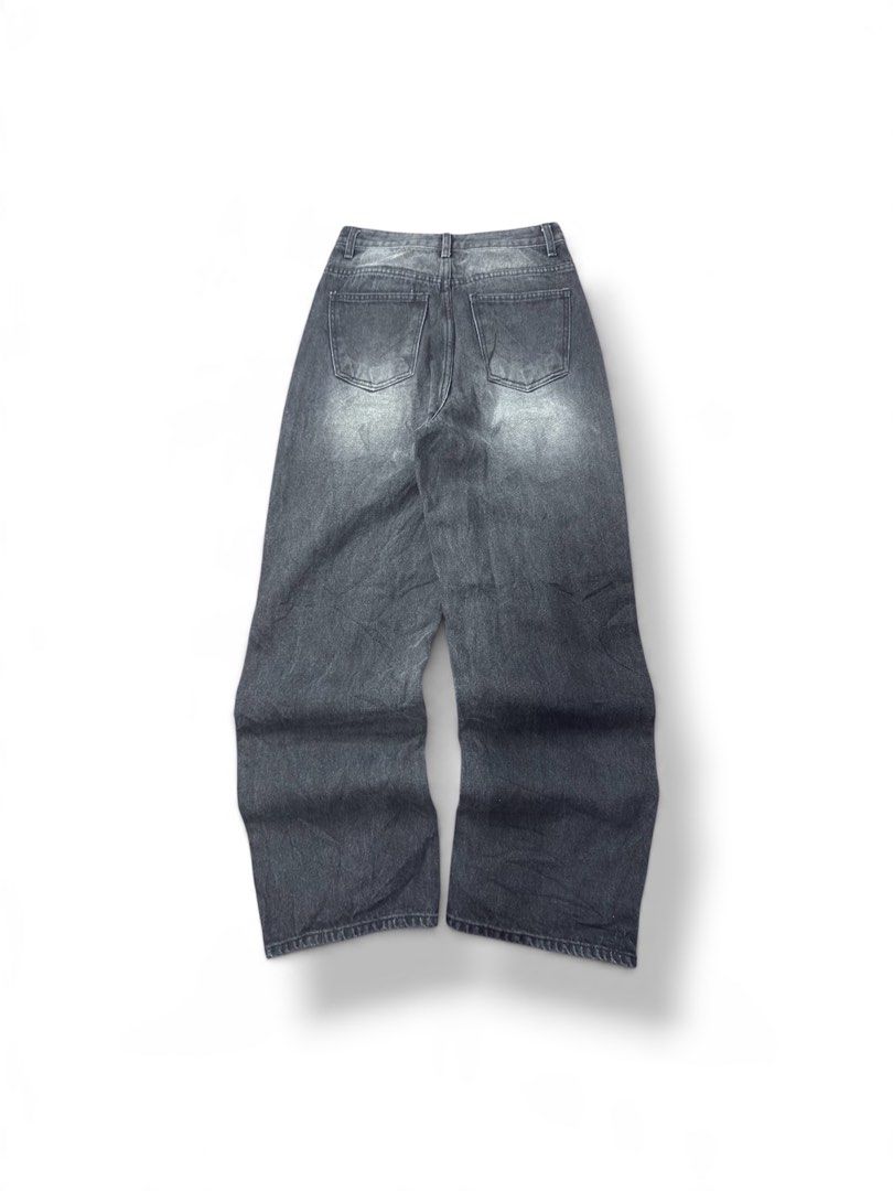 Black Massive Wash baggy jeans (Category: Jeans) located in General Santos City (Dadiangas). Submitted by archives_haus (Listing ID 1467383168, Image 2). Description: Black Massive Wash baggy jeans W - 28 29 L - 41 T - 12.7 H - 9.2 hard denim / thick denim / heavy very nice wash in person! nice fittings excellent condition.