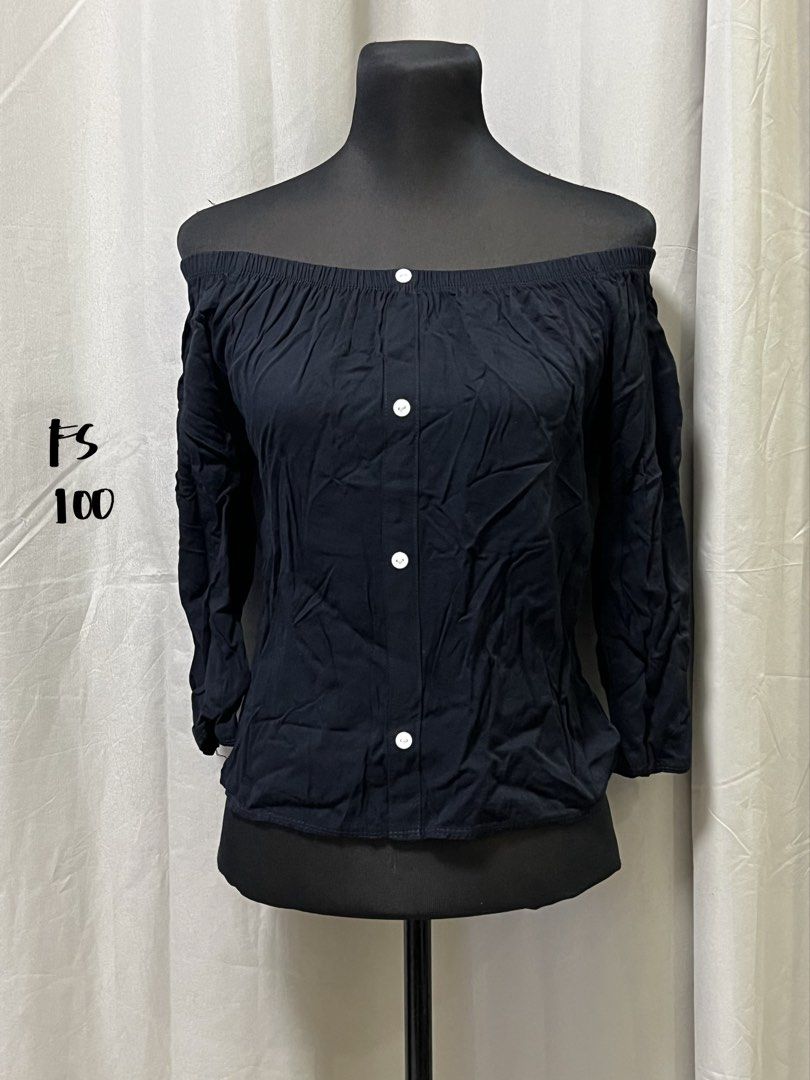 Black off shoulder top (Category: Blouses) located in Las Pinas. Submitted by jilanah (Listing ID 1467571602, Image 1). Description: .