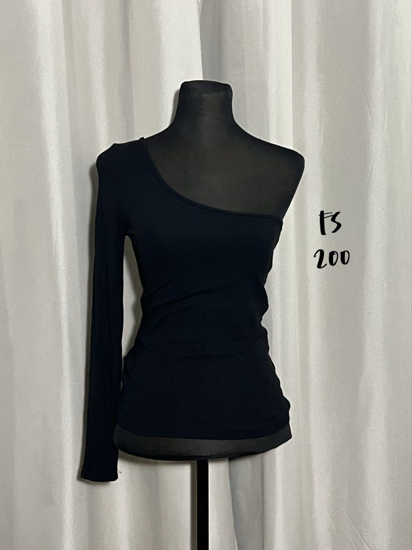 Black one shoulder long sleeve top (Category: Blouses) located in Las Pinas. Submitted by jilanah (Listing ID 1467573722, Image 1). Description: .