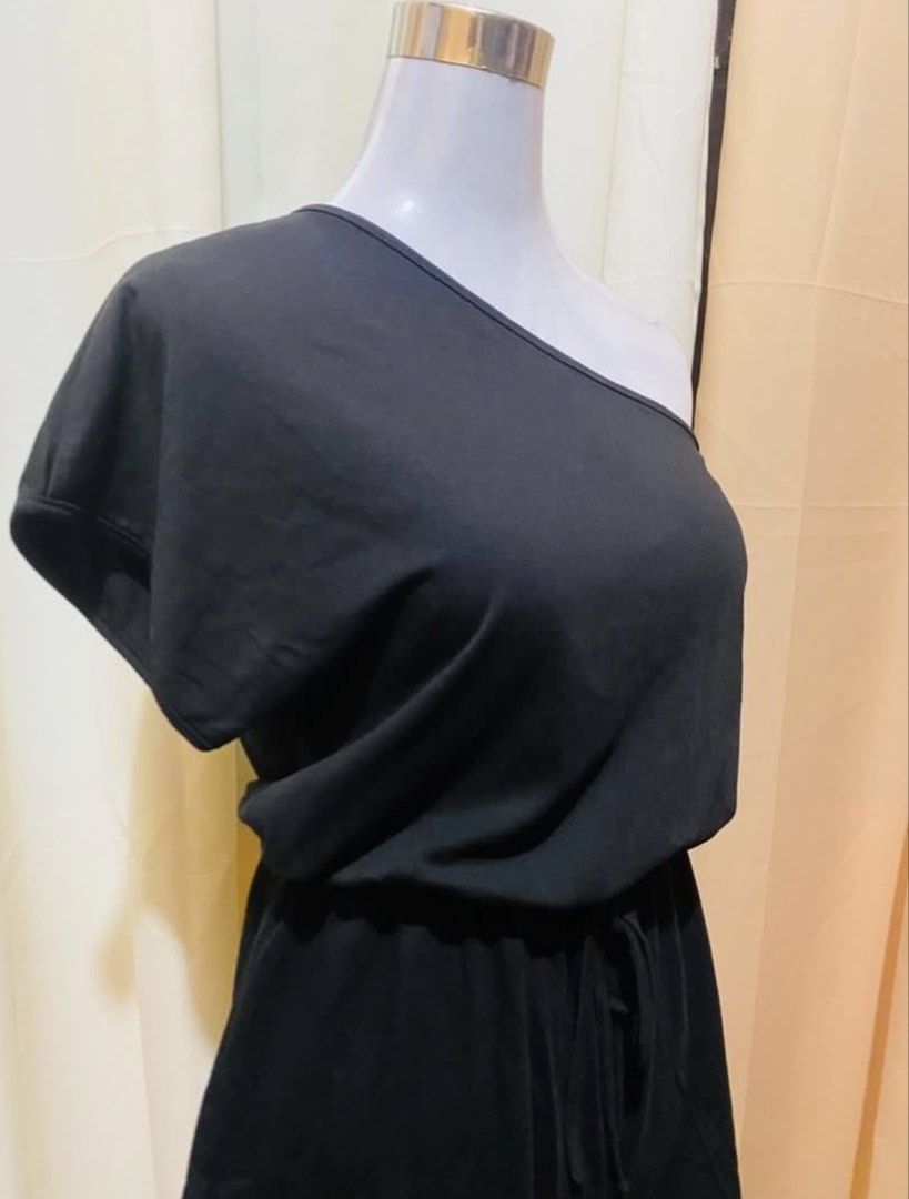 Black One-Shoulder Romper with Waist Tie (Category: Rompers) located in Marikina City. Submitted by jessylady10 (Listing ID 1467472778, Image 3). Description: Chic and comfy black one-shoulder romper in soft jersey fabric. Features a flattering drawstring waist, cute side ribbon tie, and easy pull-on design. Perfect for casual days and warm weather! Gcash payment, lalamove delivery or J&T shipment. .