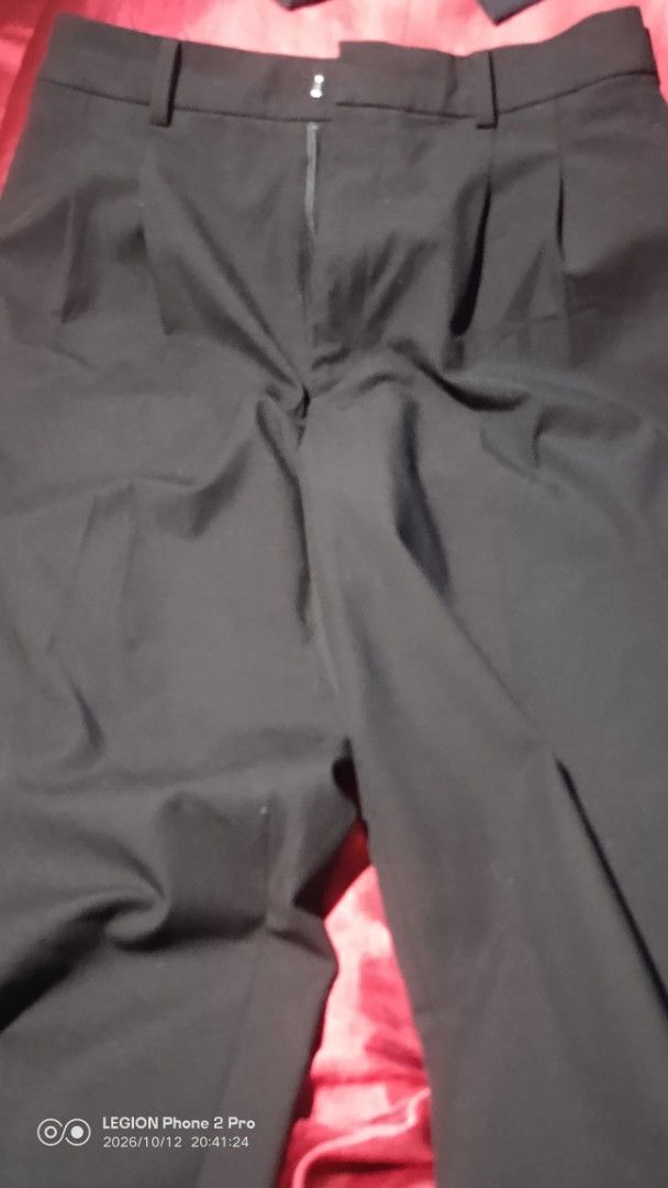 Black Pleated Dress Trousers (Category: Trousers) located in Quezon City. Submitted by Jian. (Listing ID 1467500852, Image 1). Description: Uniqlo Pleated Wide Pants Black M 27-28 Waist Good condition Swap sa Gray Commonwealth QC Loc .