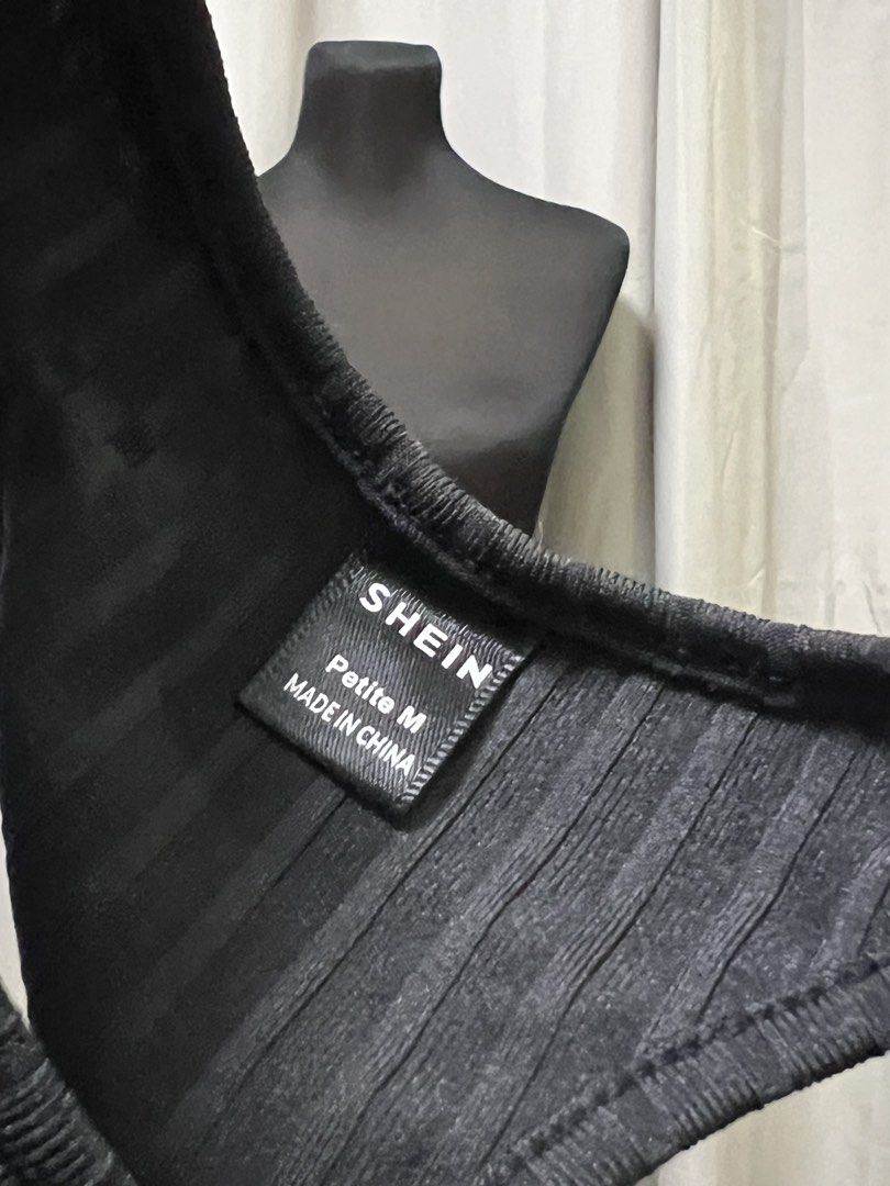 Black racer back tank top (Category: Sleeveless) located in Las Pinas. Submitted by jilanah (Listing ID 1467572088, Image 2). Description: .