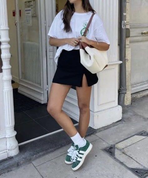 Black skort (Category: Skirts) located in Manila. Submitted by brownbutterlatte (Listing ID 1467457140, Image 1). Description: Used once when i was pregnant. Stretchable. RFS: Too big on me. .