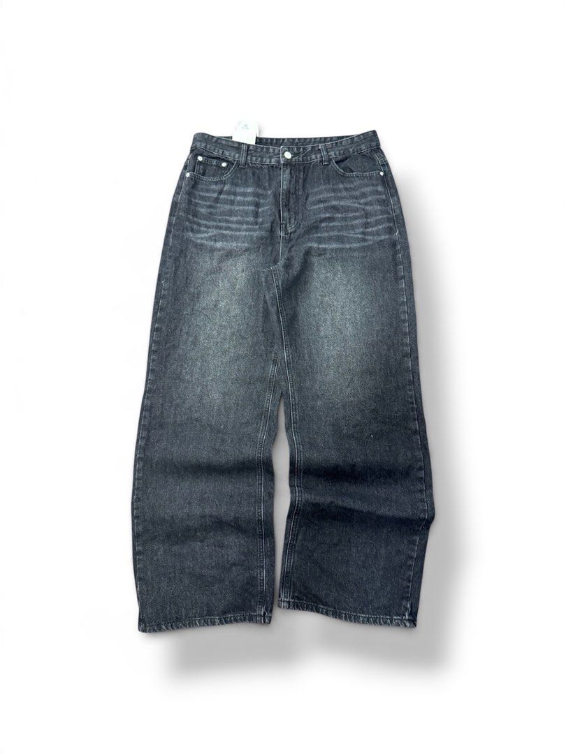 Black Wash baggy jeans (Category: Jeans) located in General Santos City (Dadiangas). Submitted by archives_haus (Listing ID 1467452482, Image 1). Description: Black Wash baggy jeans W - 36 on tag can fit 38 L - 44 T - A15 H - 11 hard denim / thick / heavy denim brandnew with hangtag excellent condition.