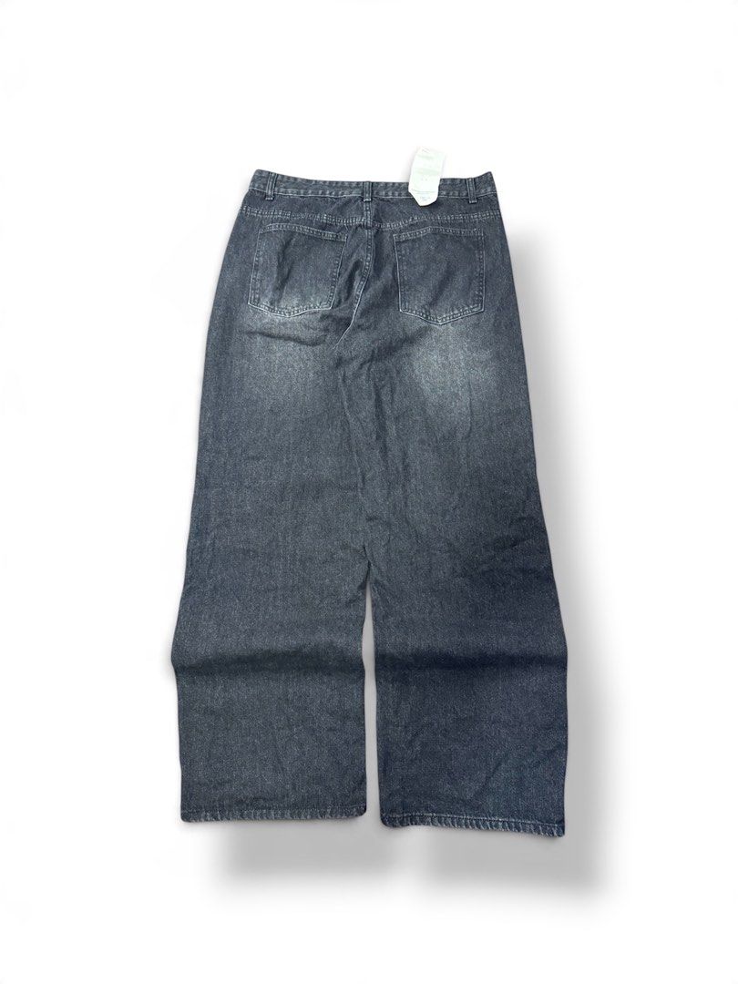 Black Wash baggy jeans (Category: Jeans) located in General Santos City (Dadiangas). Submitted by archives_haus (Listing ID 1467452482, Image 2). Description: Black Wash baggy jeans W - 36 on tag can fit 38 L - 44 T - A15 H - 11 hard denim / thick / heavy denim brandnew with hangtag excellent condition.