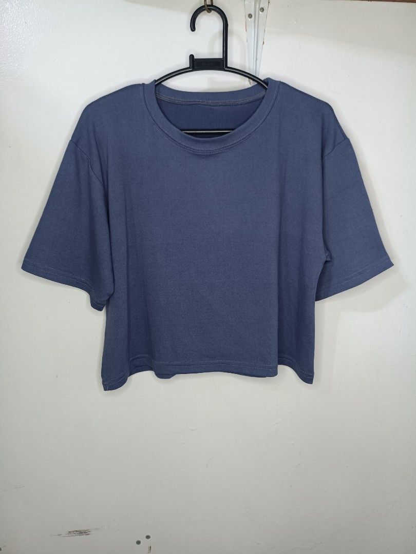 Blue Crop Top (Category: Shirts) located in Santa Maria. Submitted by abclosetph (Listing ID 1467427404, Image 1). Description: medida size! bust: 40-44 length: 18 - color may vary due to lighting - manage your expectations, these are preloved items..