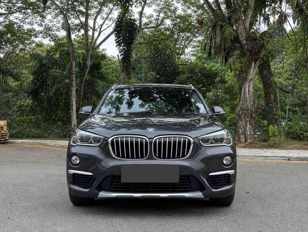 BMW X1 sDrive18i (A) (Category: Used Cars) located in Singapore. Submitted by carousell_certified_partners (Listing ID 1465503626, Image 1). Description: Spacious interior with premium features, making it ideal for both daily commutes and family outings. A stylish and versatile SUV that offer the best of both worlds. Very well-maintained model with nice carplate! Trade in available. Flexible and competitive financing option available. Features: R