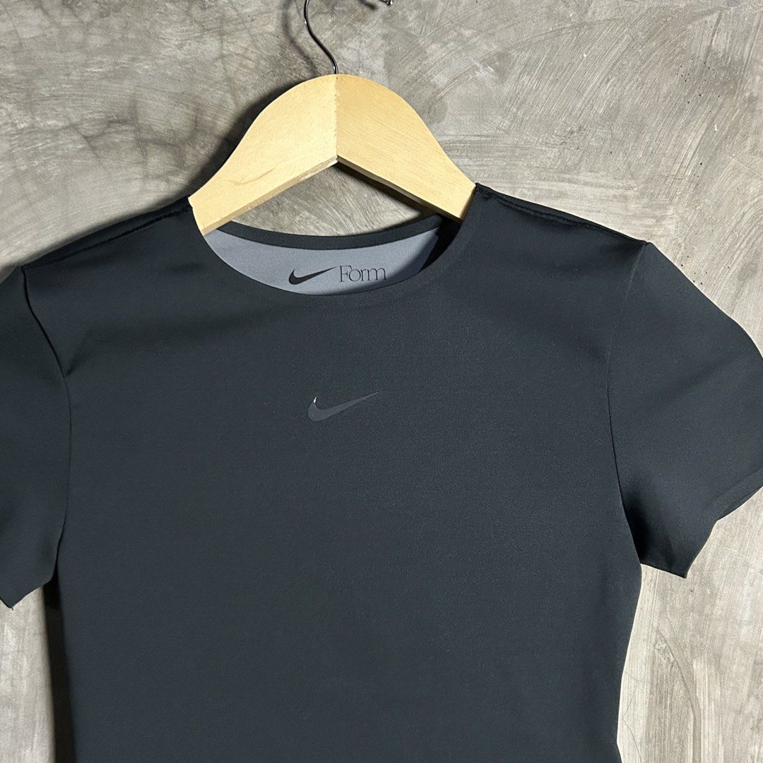 BNWT Nike Form - Stealth Evaporation Traning Shirt (Category: Activewear) located in Tayabas. Submitted by streetdepartment (Listing ID 1467545809, Image 2). Description: BNWT Nike Form - Stealth Evaporation Traning Shirt As new condition Flaw/s: None Size: XXS Measurements (inches): Width: 12.5” Length: 19.2” Retail Price: $65 Dm to purchase! Note: Manage your expectations as you are dealing with secondhand items. Color may vary due to lighting.