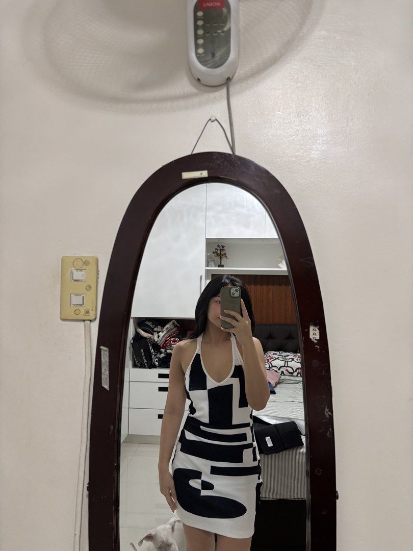 Bodycon dress (Category: Dresses) located in Cavite. Submitted by allysanicole__ (Listing ID 1467460041, Image 2). Description: M o tag, stretchy thick cotton :) used once.
