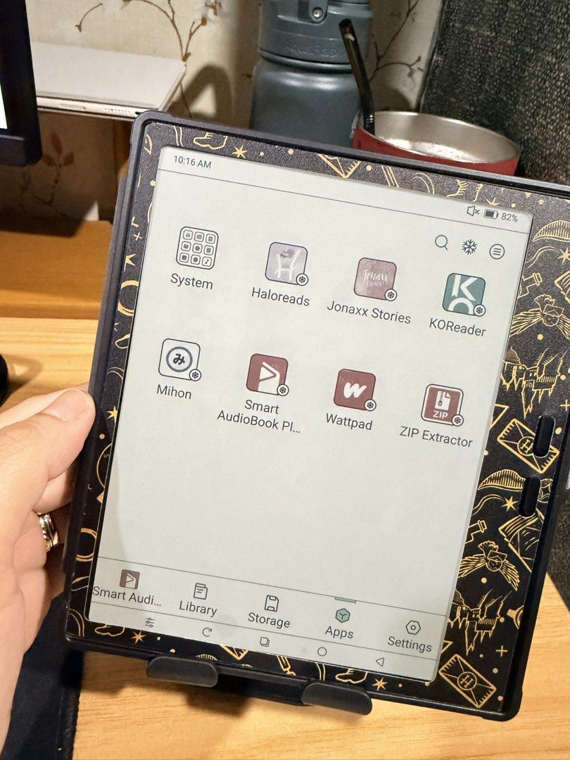 Boox Go Color Gen II (Category: E-Readers) located in Caloocan City. Submitted by roweedenn (Listing ID 1467377588, Image 2). Description: Like New Lady Owned Inclusions 1 Flipcase Original Box Cable Pick Up via Grab Express/Lalamove same day delivery only Loc: South Caloocan.