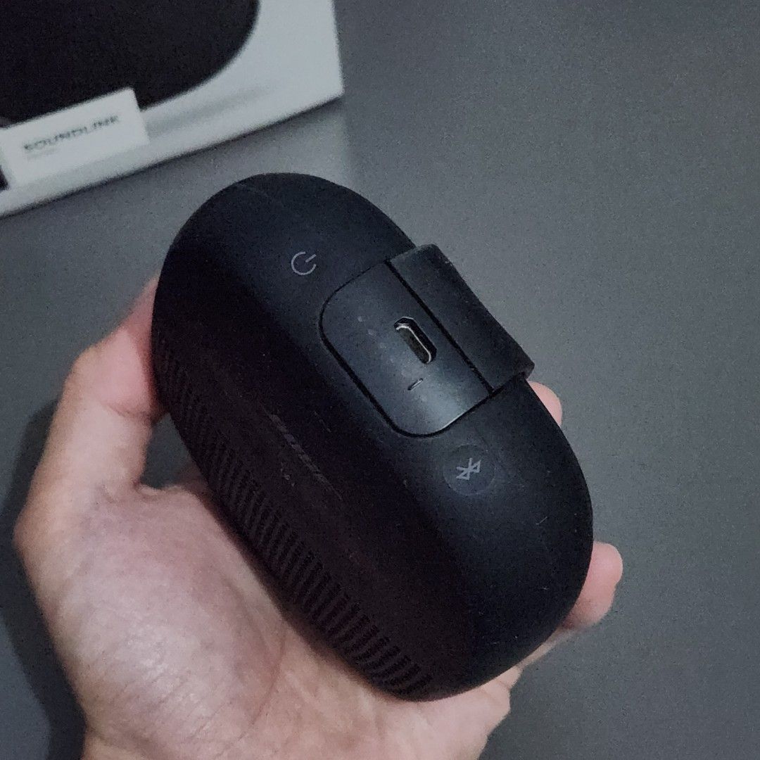 Bose SoundLink Micro Bluetooth Speaker (Category: Soundbars, Speakers & Amplifiers) located in Quezon City. Submitted by flipandfind (Listing ID 1467598810, Image 3). Description: Bose Micro SoundLink I - sound: 10/10, never nagbago tunog. - sounds clean, clear, deep enough bass for wider spaces, and it easily adapts to whatever space you're in - with box, and charger cable - may scratches lang sa likod due to where i used to hang it (check photo
