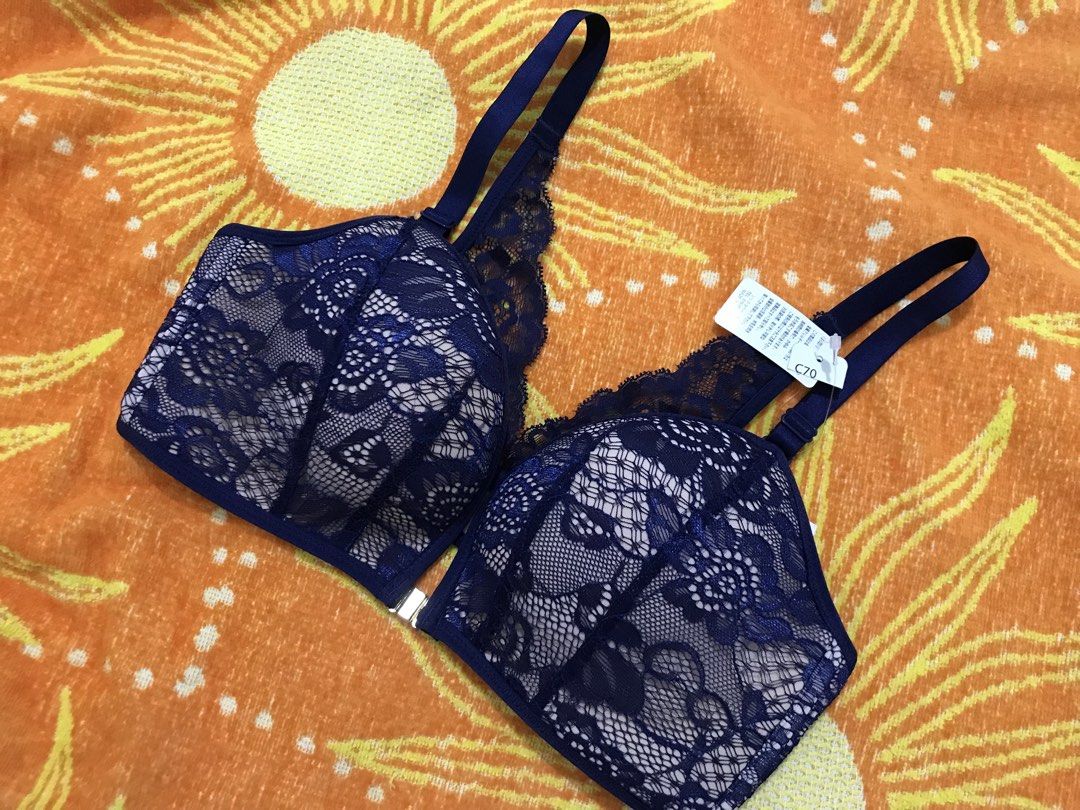 Bra:aimerfeel from Japan (Category: Undergarments & Loungewear) located in Manila. Submitted by freecat.21c0ee (Listing ID 1467536424, Image 3). Description: aimerfeel bra. I bought from Japan brand new. color blue. size C70..