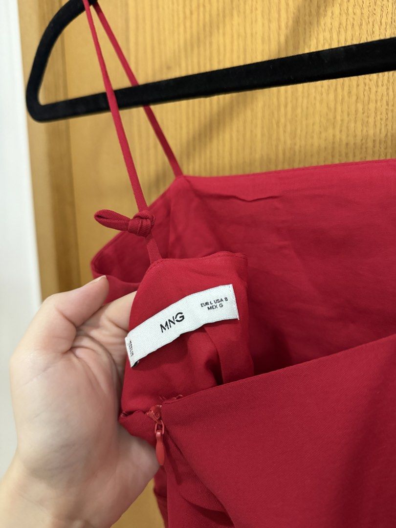 (brand new) Mango Red Dress (Category: Dresses) located in Makati City. Submitted by miaco_ (Listing ID 1467404864, Image 3). Description: - mango, brand new - size large .
