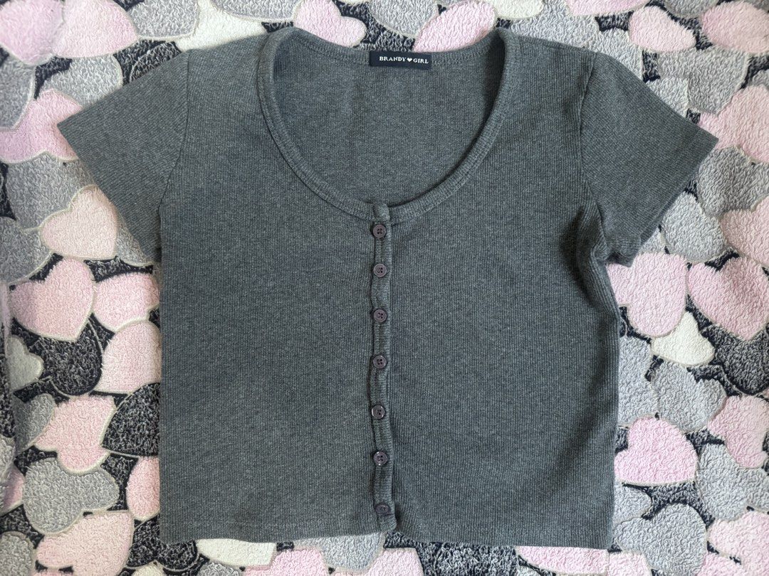 brandy melville zelly top (Category: Blouses) located in Batangas. Submitted by themusetheory (Listing ID 1467440443, Image 1). Description: xs to small ready to wear mop: gcash courier: j&t.