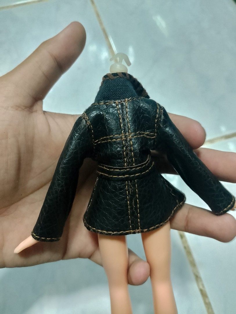 Bratz secret date meygan jacket (Category: Kids Toys) located in Santo Domingo. Submitted by glitterpinkgloss (Listing ID 1467501099, Image 2). Description: - no flaws .
