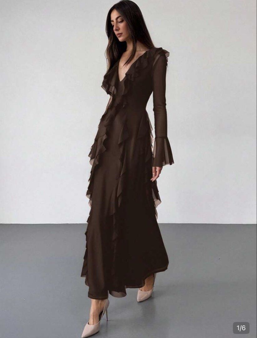 Brown evening dress (Category: Evening dresses & gowns) located in Makati City. Submitted by strings.mdse (Listing ID 1467394679, Image 1). Description: Size large.
