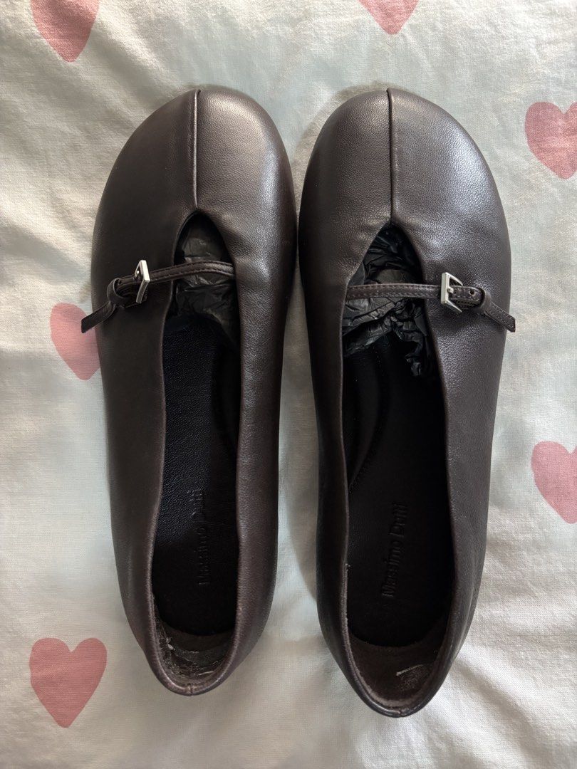 Brown Leather Flats Size 37 (Category: Flats & Sandals) located in San Juan City. Submitted by gratefulgreed (Listing ID 1467419927, Image 1). Description: Massimo Dutti (copy) brown leather flats Size 37 (off sizing, measurement uploaded) Tried putting sole adjusters, left sticky residue on heel part Slippery since there’s no texture on outer sole.