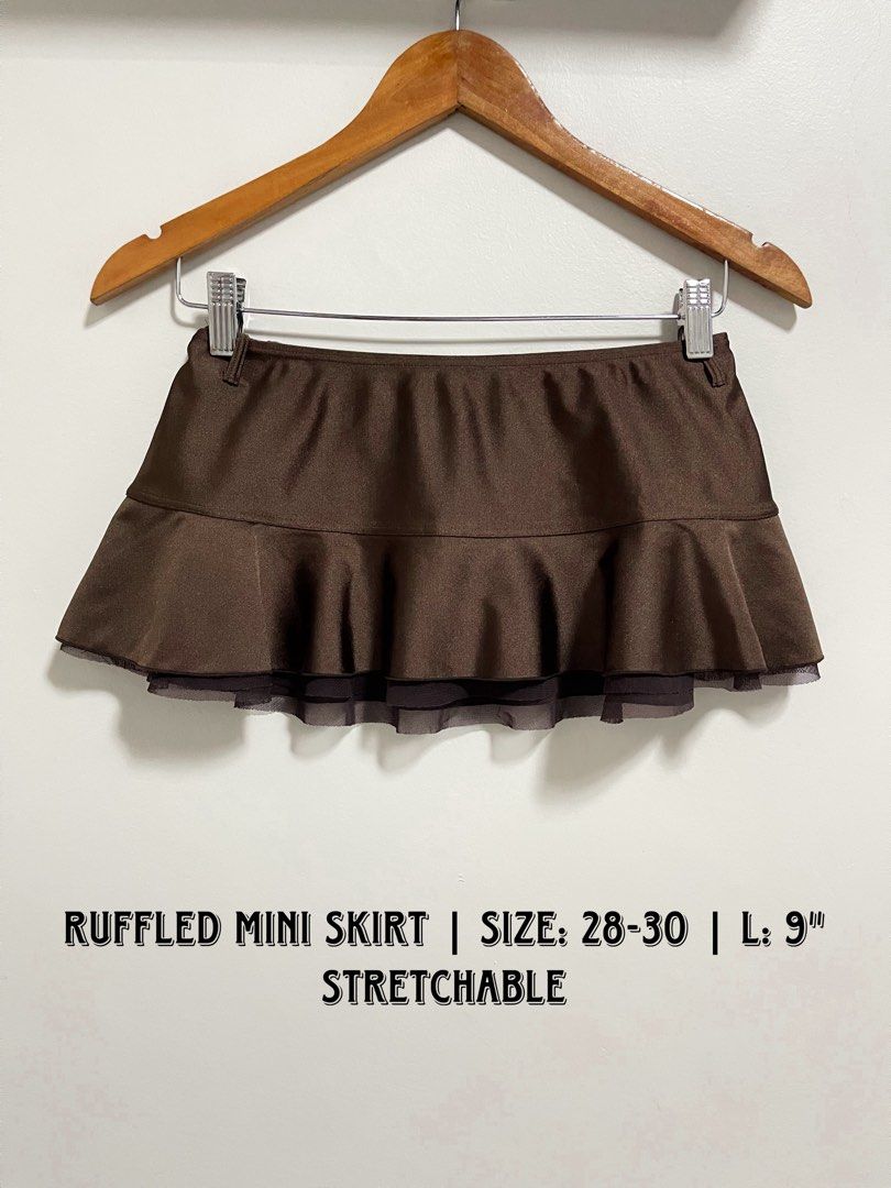 Brown Mini Skirt (Category: Skirts) located in Cabanatuan. Submitted by thriftby_zy (Listing ID 1467412888, Image 1). Description: Ganda tooo Size: 28-30 L: 9" Stretchable fabric Ruffled Skirt.