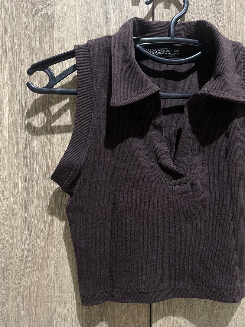 Brown Ribbed Collar Crop Top (Category: Sleeveless) located in Manila. Submitted by preloveditems_jem (Listing ID 1467530063, Image 2). Description: Zara brown ribbed polo collar crop top, size S..