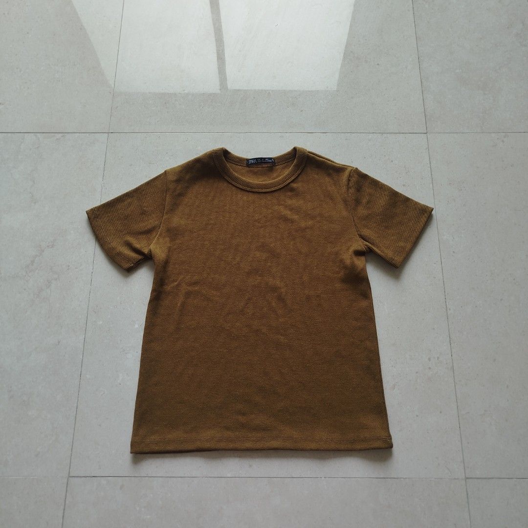 Brown Zara Top (Category: Blouses) located in Quezon City. Submitted by wearpetalsph (Listing ID 1467412581, Image 1). Description: 📌 RFS: Decluttering 📌 Condition: Great 💯 🌸 Delivery and payment method: ➡️ Lalamove and gcash Feel free to PM for more details. Happy shopping! - Wear Petals PH 😊💖.