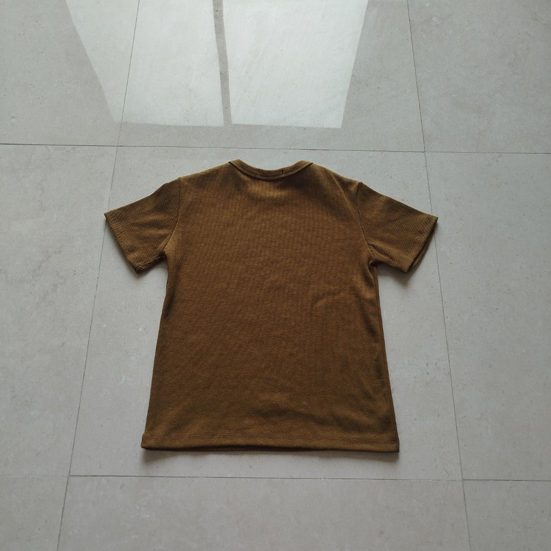 Brown Zara Top (Category: Blouses) located in Quezon City. Submitted by wearpetalsph (Listing ID 1467412581, Image 3). Description: 📌 RFS: Decluttering 📌 Condition: Great 💯 🌸 Delivery and payment method: ➡️ Lalamove and gcash Feel free to PM for more details. Happy shopping! - Wear Petals PH 😊💖.