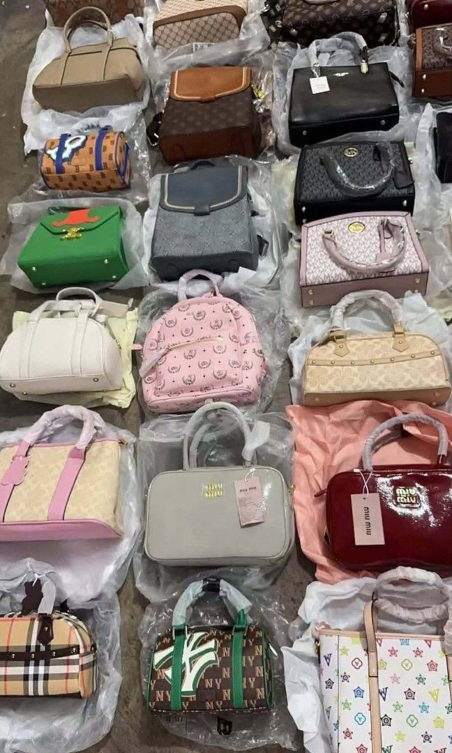 BUNDLE LUX BAGS (Category: Luxury Bags & Wallets) located in Manila. Submitted by _bylodia (Listing ID 1467545402, Image 2). Description: .