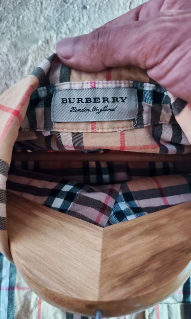 Burberry Bottondown (Category: Luxury Apparel) located in Manila. Submitted by mackussil (Listing ID 1467386176, Image 3). Description: Burberry button down size Medium Dimes 21x25'26 complete tags no issue.