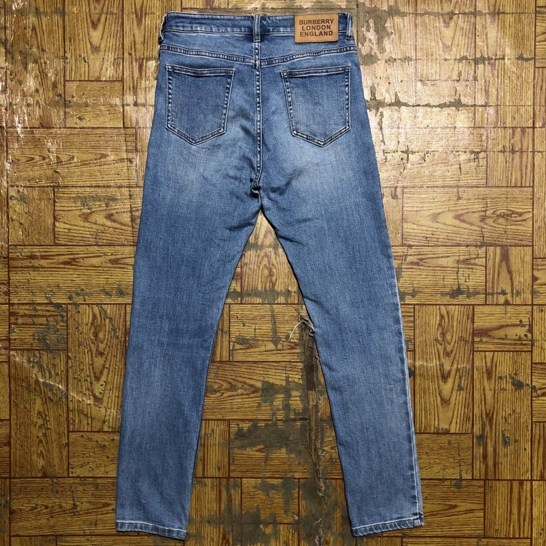 BURBERRY DENIM PANTS (Category: Luxury Apparel) located in Dasmarinas. Submitted by corenyxmessy_3rd_account (Listing ID 1467553095, Image 1). Description: waist - 28 to 30 length - 39.