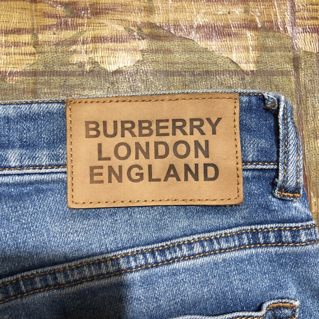 BURBERRY DENIM PANTS (Category: Luxury Apparel) located in Dasmarinas. Submitted by corenyxmessy_3rd_account (Listing ID 1467553095, Image 3). Description: waist - 28 to 30 length - 39.