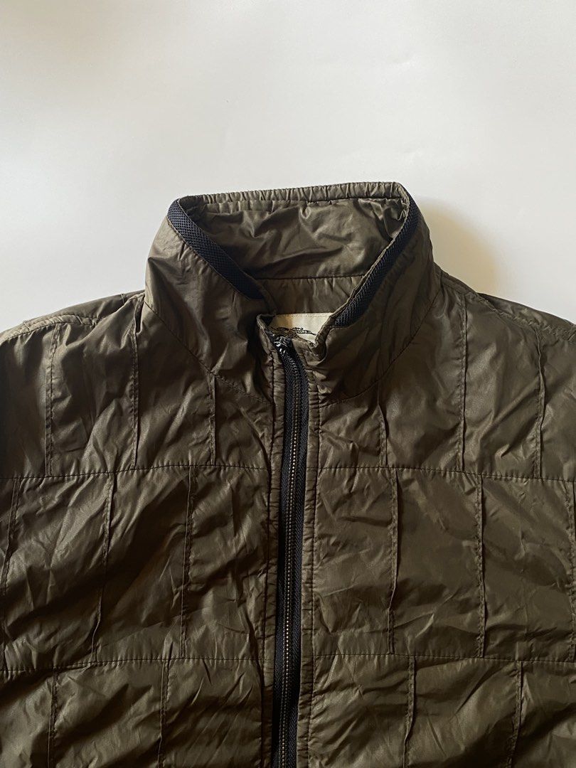 Burberry Olive Zip Up Nylon Bomber Jacket (Category: Coats, Jackets and Outerwear) located in Manila. Submitted by finofindthisart (Listing ID 1467404546, Image 2). Description: Length 26 Width 22 Hem Measured it by inches Issue: broken puller but still working This is a pre-loved/thrifted items and may show minor signs of issue due to its vintage nature. Kindly manage expectations. No refunds or exchanges will be accepted. 📍Pasay City DM for in