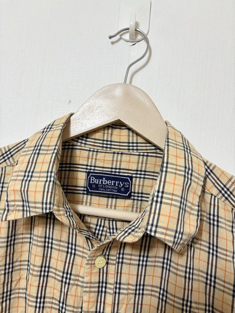 Burberrys longsleeve (Category: Tshirts & Polo Shirts ) located in Iloilo. Submitted by ghettoriches_ (Listing ID 1467493102, Image 2). Description: Burberrys longsleeve 22x28 Like new No flaws .