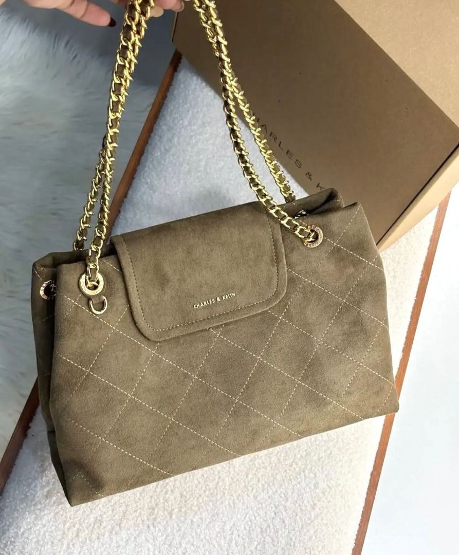 C n K Apfra Quilted Shoulder Bag (large) (Category: Shoulder Bags) located in Quezon City. Submitted by mjmbagsandwatches (Listing ID 1467576985, Image 2). Description: C n K Apfra Quilted Shoulder Bag (large) ✅ 1 4 5 O each +sf ✅ Size: (H)20cm x (W)32cm x (D)13.5cm ✅ Paperbag Add 9 9 ✅ M P 0 & Brandnew 📸 Actual Pictures Posted 📲 PM for orders and inquiries 📌We Ship Nationwide (+SF) 📌No Return, No Exchange 📌If in DOUBT, please DO NOT Transac