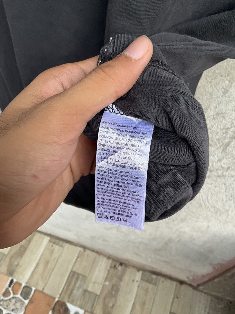 calvin klein dark gray tee (Category: Tshirts & Polo Shirts ) located in Polangui. Submitted by thruftgineer (Listing ID 1467514787, Image 2). Description: .