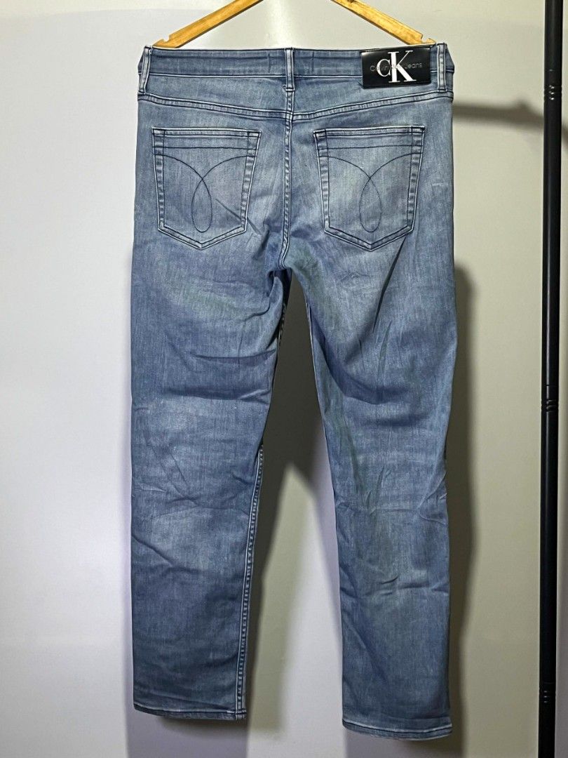 CALVIN KLEIN LIGHT BLUE DENIM JEANS (Category: Jeans) located in Davao. Submitted by nmd.archives (Listing ID 1467539695, Image 1). Description: Size: 32 Length: 39.5 Color rate and condition: 9.7/10 No issue.
