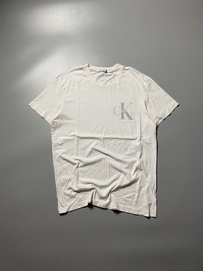 Calvin Klein Shirt - Size Large (Category: Formal Shirts) located in Cebu City. Submitted by maicoh230 (Listing ID 1467509948, Image 1). Description: Calvin K. Basic Tee. Comfy material. ▫️ Condition: 9/10 ▫️ Color: 9/10 ▫️ Size: Large ▫️ Dimensions: W20.5 L28.5 ▫️ Flaw/s: 🛒 Mine: 650 REMINDERS 📍 Cebu City 💳 Payment First Policy 📦 J&T | Maxim (Within Cebu) 📸 Color may vary slightly due to lighting..