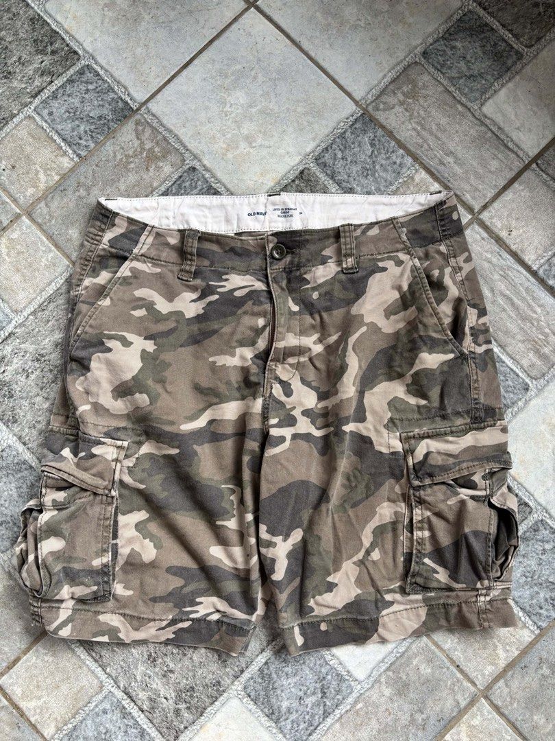 Camouflage Cargo Jorts (Category: Chinos) located in Calamba. Submitted by manila.fits (Listing ID 1467384781, Image 1). Description: Camouflage Cargo Jorts Waist 34-36 Length 20 In pristine condition .
