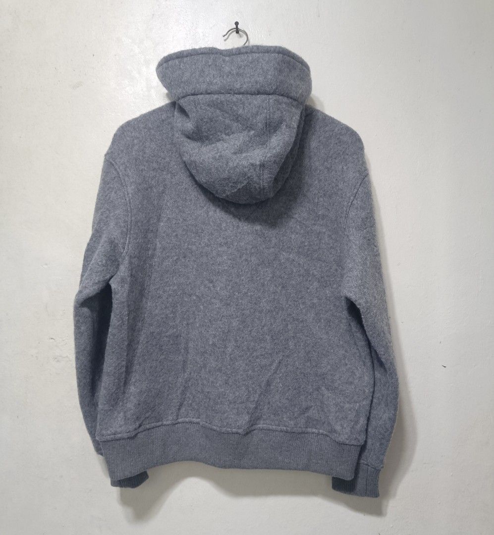 Canada goose fleece jacket (Category: Coats, Jackets and Outerwear) located in Muntinlupa City. Submitted by kamiseta01 (Listing ID 1467420445, Image 3). Description: selling Canada goose fleece jacket medium shoulder 19 P2P 22.5 length 25 arm length 23 heather gray details posted.
