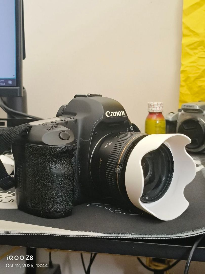 FULL FRAME Canon 5D Mark II BODY ONLY (Category: Cameras) located in Quezon City. Submitted by camcamcam123333 (Listing ID 1467412732, Image 2). Description: Canon 5D Mark II FULL FRAME DSLR Camera 21.1 MP Up to 1080P 30FPS With freebies: Battery Cord 32GB CF CARD Loc: Central Ave QC Open for LBC COP.