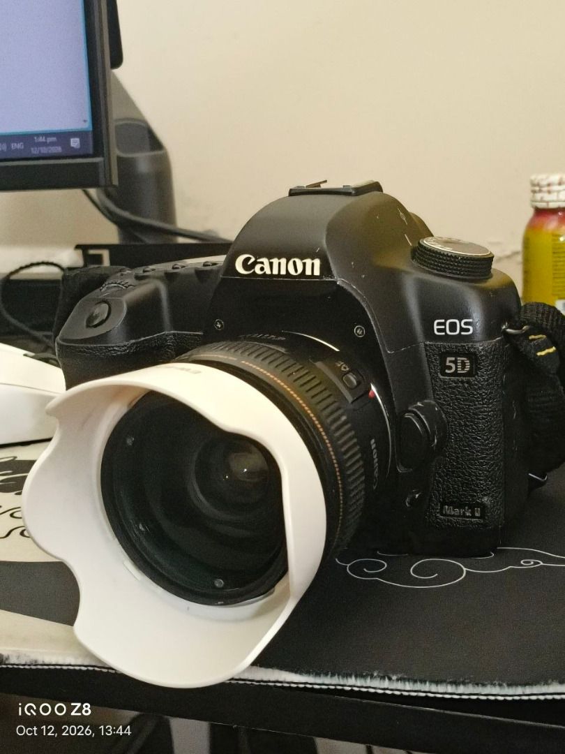 FULL FRAME Canon 5D Mark II BODY ONLY (Category: Cameras) located in Quezon City. Submitted by camcamcam123333 (Listing ID 1467412732, Image 1). Description: Canon 5D Mark II FULL FRAME DSLR Camera 21.1 MP Up to 1080P 30FPS With freebies: Battery Cord 32GB CF CARD Loc: Central Ave QC Open for LBC COP.
