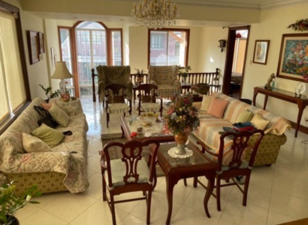 Capitol Golfers House and Lot (Category: House & Lot) located in Pasig City. Submitted by rontaneo.09178957792 (Listing ID 1467411638, Image 2). Description: Capitol Golfers House and Lot Lot size: 400 sqm Floor area: 800 sqm 3 Floors 5 Bedrooms Maids and Drivers Quarter Php 95,000,000.