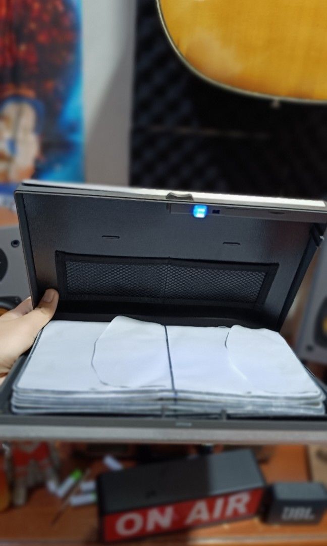 CAR MATE CD DVD Holder (Category: CDs & DVDs) located in Midsayap. Submitted by macoy.picker (Listing ID 1467366014, Image 1). Description: CAR MATE CD / DVD Holder cand hold up to 20 CDs with LED Light 250+SF.