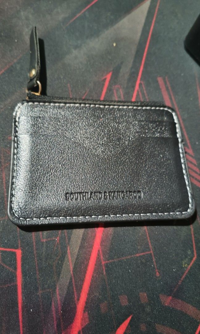 Card Holder Southland & kangaroo (Category: Wallets & Card Holders) located in Pasay City. Submitted by khim1202ma07307 (Listing ID 1467600174, Image 1). Description: .