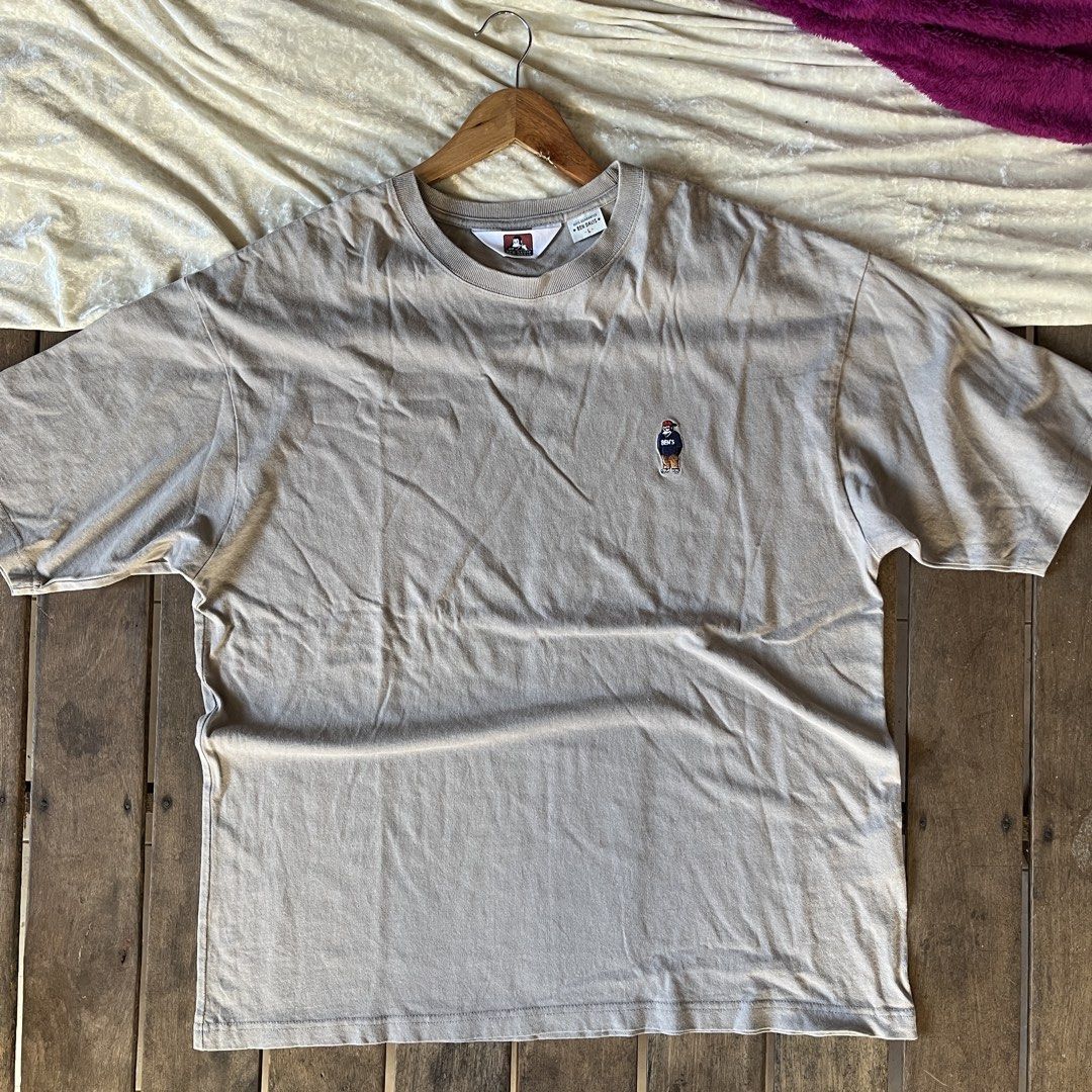 CARHARTT & BEN DAVIS SHIRT (Category: Tshirts & Polo Shirts ) located in Santiago. Submitted by justineolshp (Listing ID 1467416620, Image 3). Description: ASPACK Carhartt L on tag 24.5x31 BEN DAVIS L on tag 24x30 Issues/Flaws: pls see last pix 1,000 shipped.