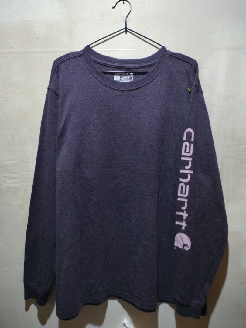 CARHARTT SCRIPT SWEATER (Category: Coats, Jackets and Outerwear) located in San Joaquin. Submitted by myksss19 (Listing ID 1467418647, Image 1). Description: Excellent condition no major flaws.