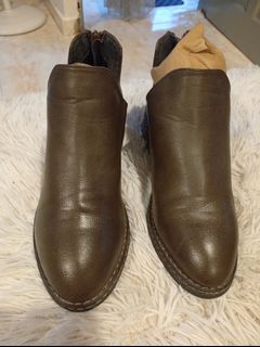 (Category: ) located in . Submitted by original_uniqlo (Listing ID 1467480841, Image 1). Description: .