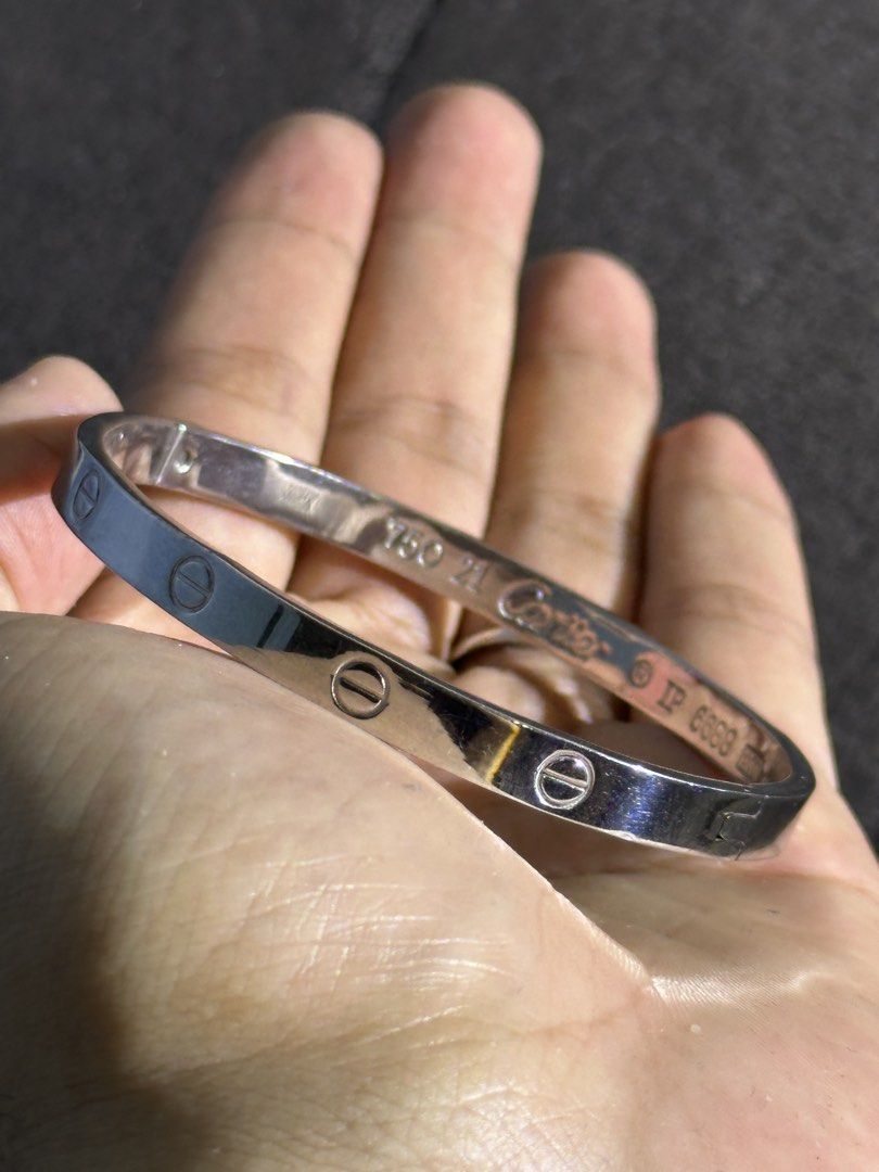 Cartier Love Bangle Silver Size 21 (Category: Jewelry) located in Manila. Submitted by wavy.scentss (Listing ID 1467473292, Image 3). Description: Terms and conditions: ✔️ 50% DOWNPAYMENT ✔️ Gcash/Maya/Gotyme payment only ✔️ Lalamove, J&T, Angkas, Grab (Cash/GCash Delivery Fee by Recipient) ✔️ PAY AS YOU ORDER or PAY BEFORE SHIPMENT ✔️ PLEASE DON’T BE SHY TO ASK IF YOU NEED MORE PICTURES AND MORE INFORMATION 🌐 NATIONWIDE SHIPPING 📍MANILA - QC -